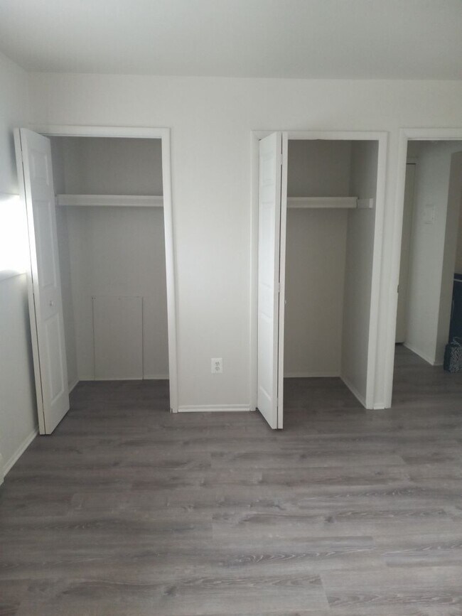 Building Photo - Newly renovated spacious 1 bedroom