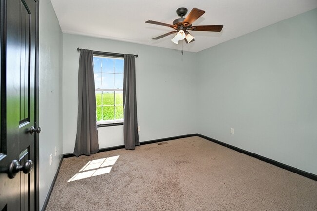 Building Photo - 1204 Ledgestone Dr