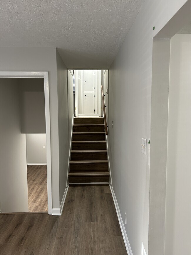 Building Photo - 702 62nd Ave N