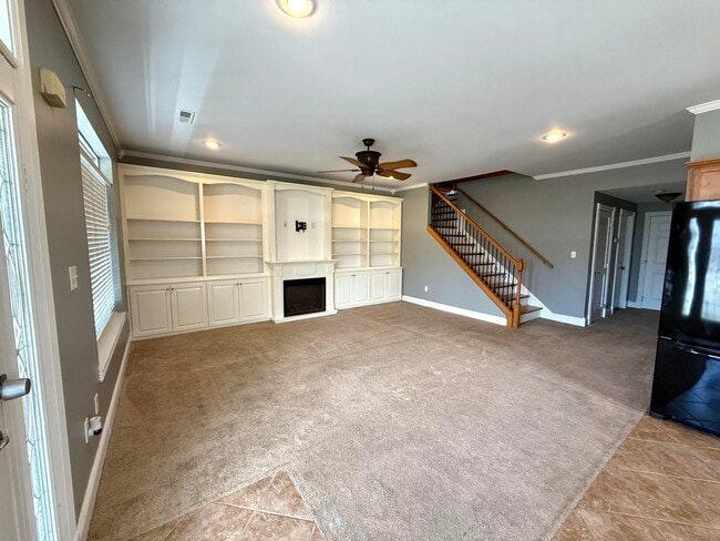 Building Photo - 98 Melrose Dr