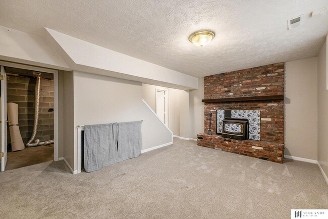 Building Photo - 4701 Schroeder Dr