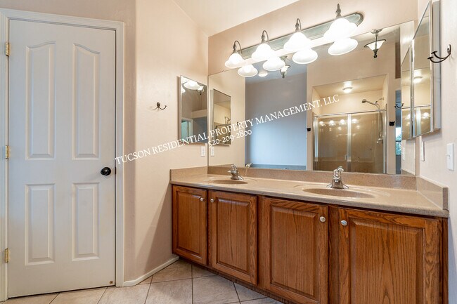 Building Photo - 7661 S Freshwater Pearl Dr