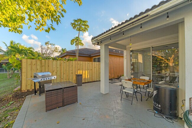 Building Photo - 1205 SW 146th Ct