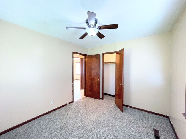 Building Photo - Cozy 3 bed 2 bath home with basement in Wichita