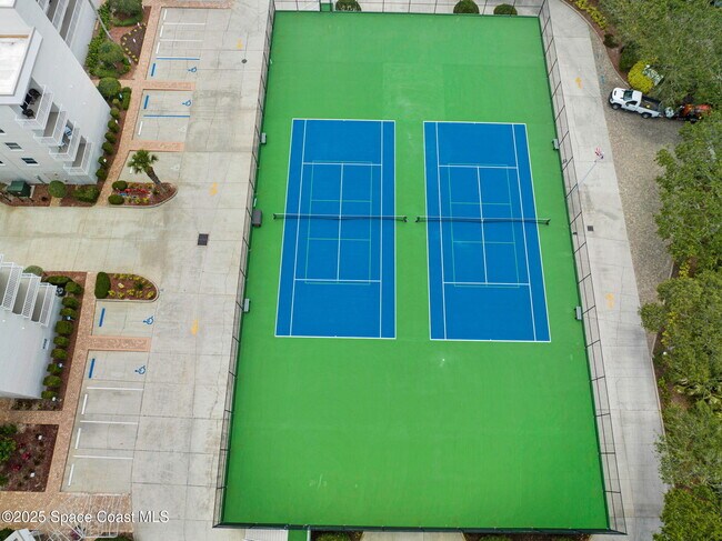 Building Photo - 8700 Ridgewood Ave