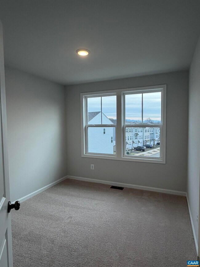 Building Photo - 5992 Cling Ln