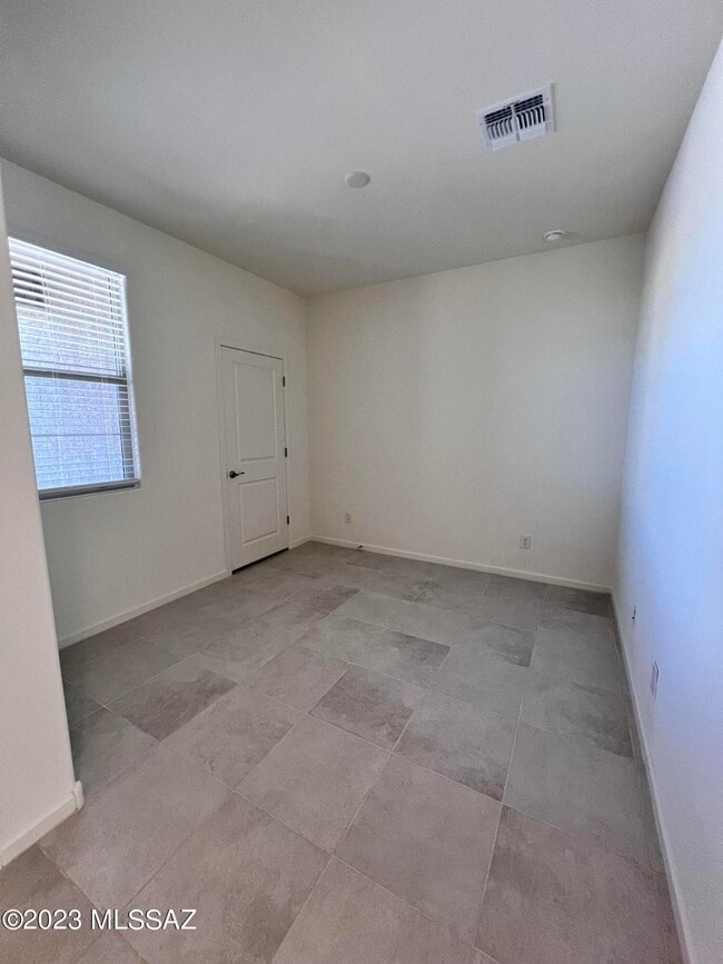 Building Photo - 12522 E Patch Dr