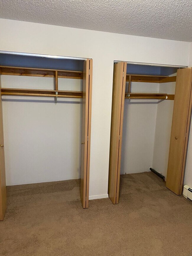 Building Photo - One Bedroom