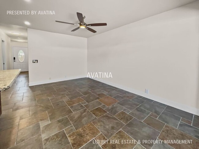 Building Photo - 6370 Hawaii Kai Dr