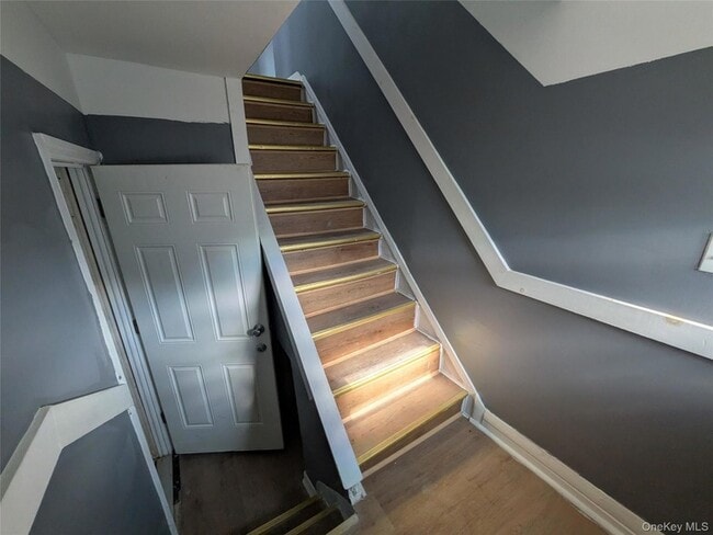 Building Photo - 205-11 110th Ave