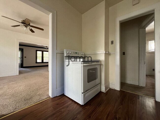 Building Photo - 2196 Lewis Dr