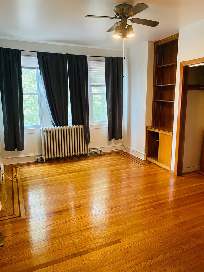 Building Photo - 882 Corinthian Ave