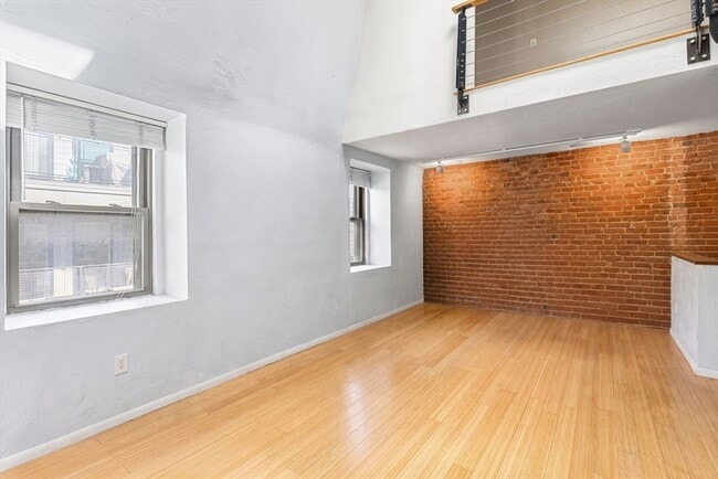 Building Photo - 148 F St