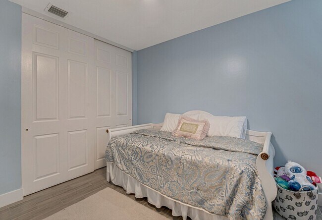 Building Photo - Spacious 3-Bedroom with 3 Full Baths in Royal Palm Beach!