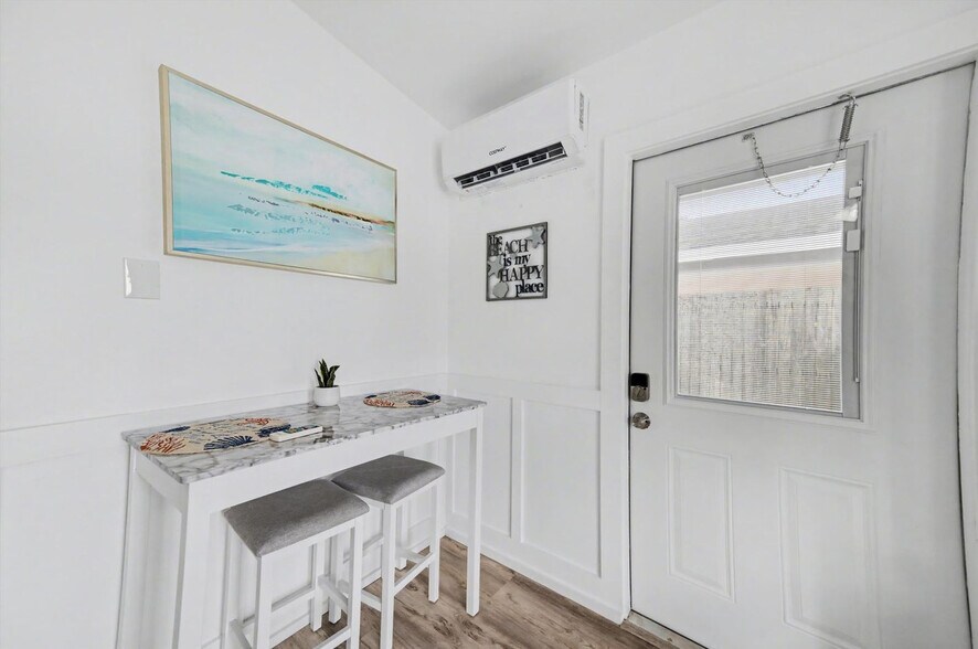 Building Photo - 711 E Gulf Blvd