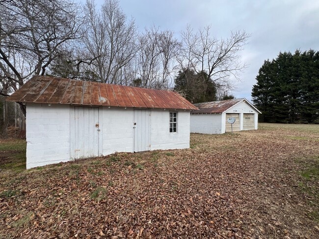 Building Photo - 400 Bradstone Dr