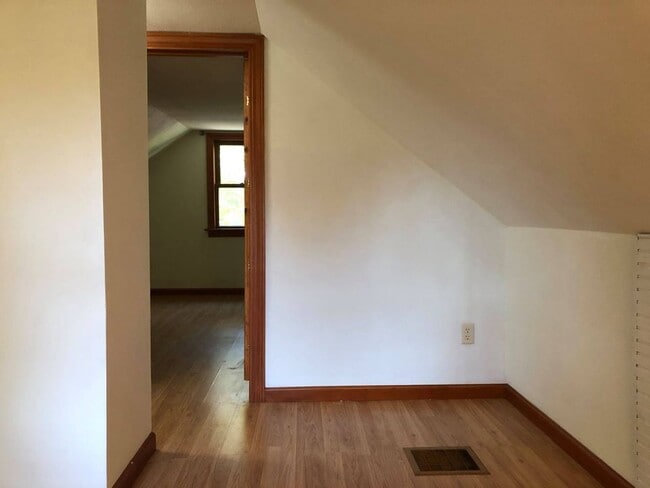 Building Photo - 811 Plumer St
