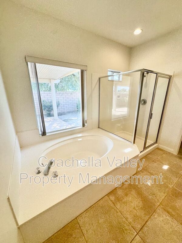 Building Photo - 74091 Daisy Ln