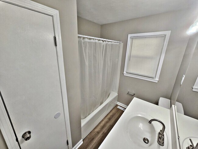 Building Photo - HOUSE FOR RENT - DECATUR
