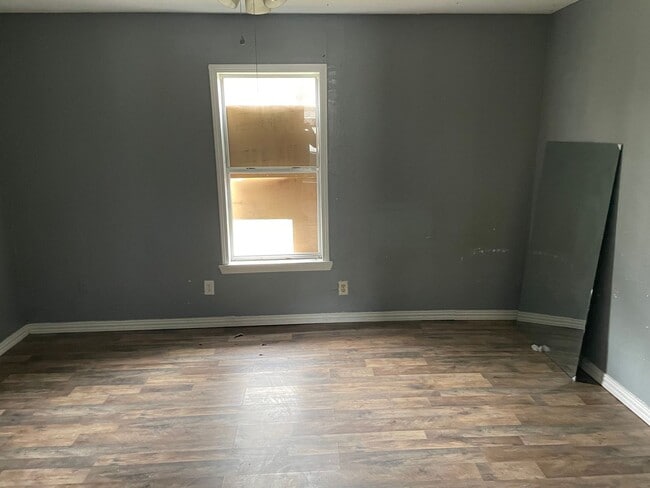 Building Photo - First Month Free!!