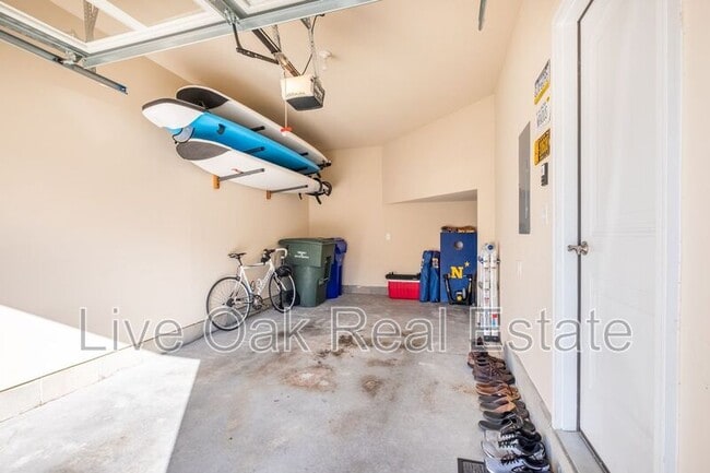 Building Photo - 8380 Highland St