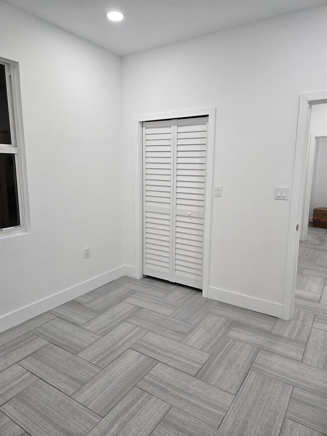 Building Photo - 239 Ave Del Centro