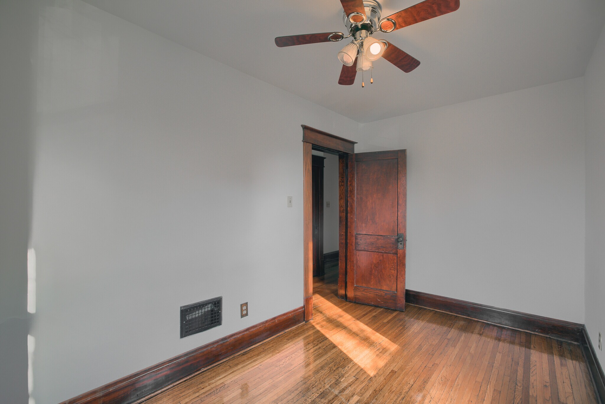 Building Photo - 2661 Indianola Ave