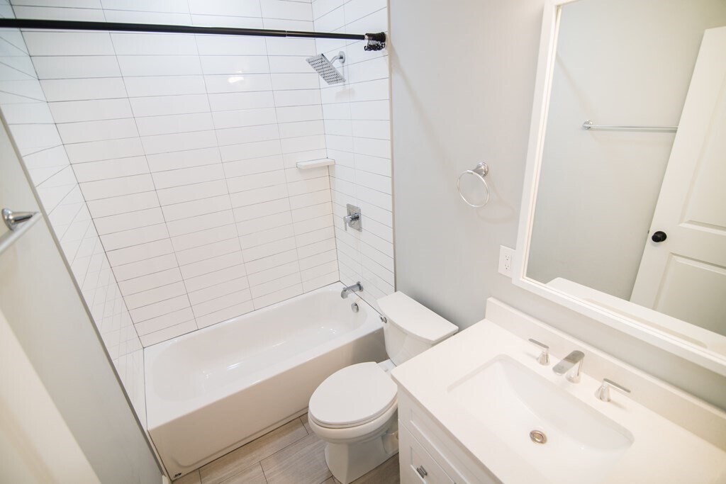 Building Photo - 757 Washington St