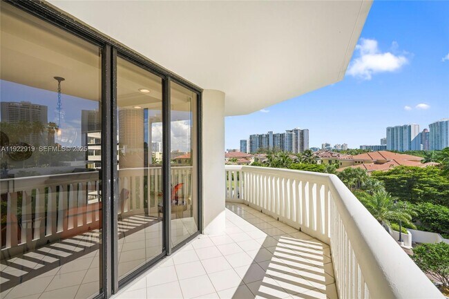 Building Photo - 1000 W Island Blvd