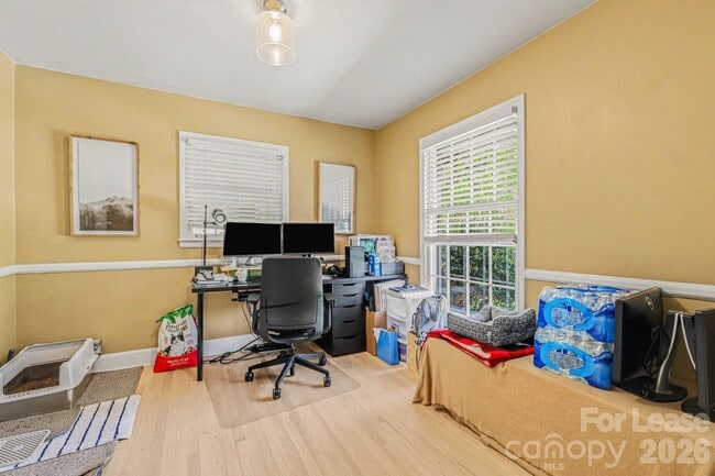 Building Photo - 2120 Rocky Knoll Dr