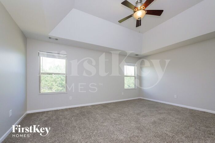Building Photo - 4366 Rainer Dr