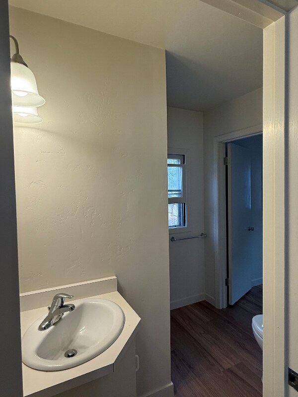 Building Photo - 2110 Wilton Dr