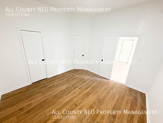 Building Photo - 2649 E 110th St
