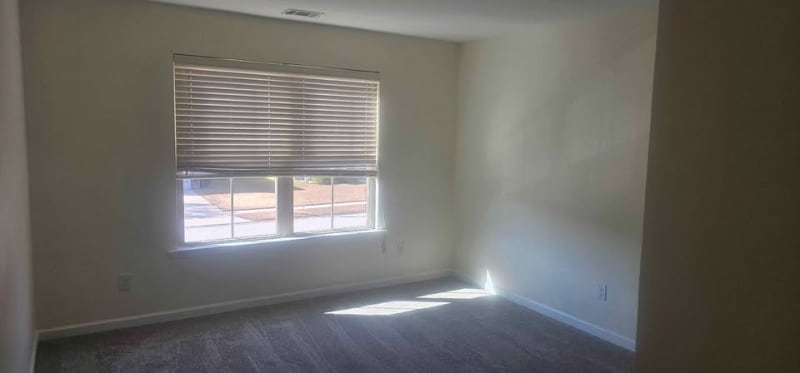 Building Photo - 174 Green Paddock Cir