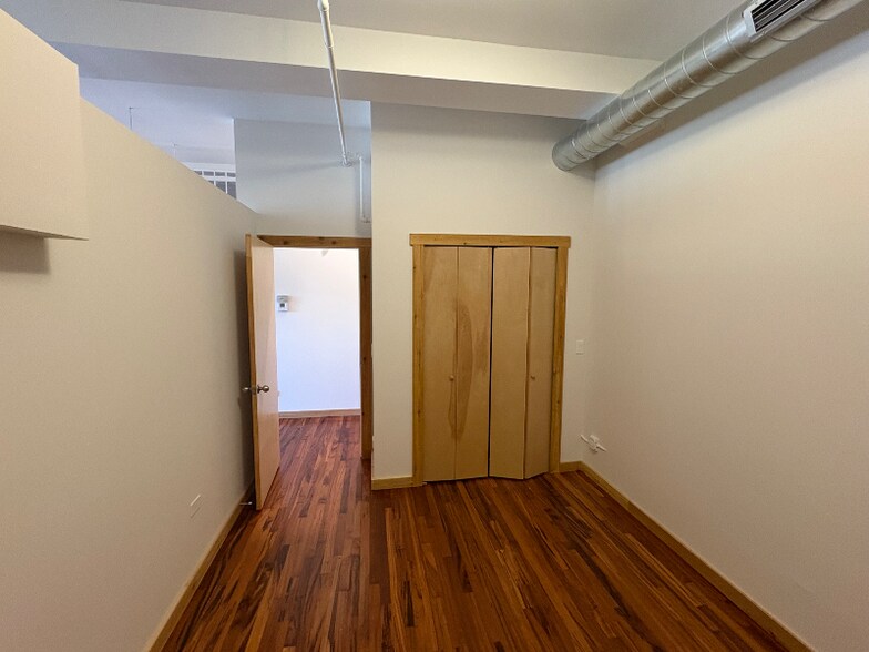 Building Photo - 4601 S Ellis Ave