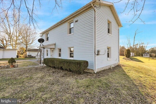 Building Photo - 834 N 5th St
