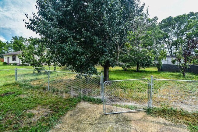 Building Photo - 3310 Clemson Dr