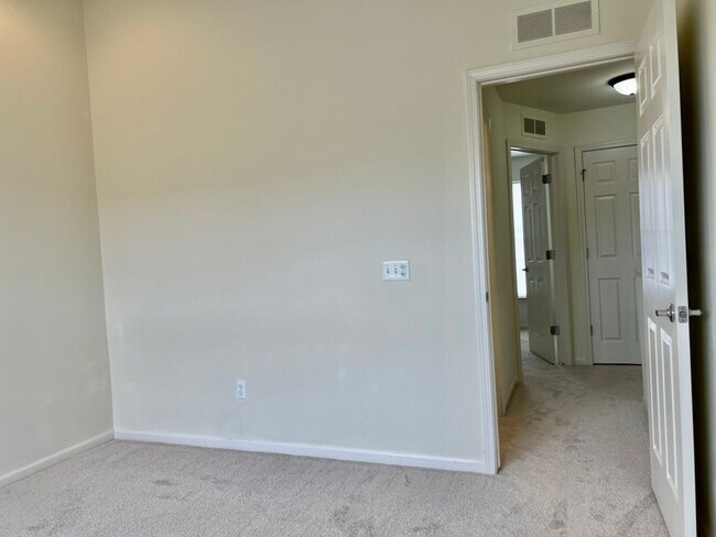 Building Photo - 44744 Gwinnett Loop