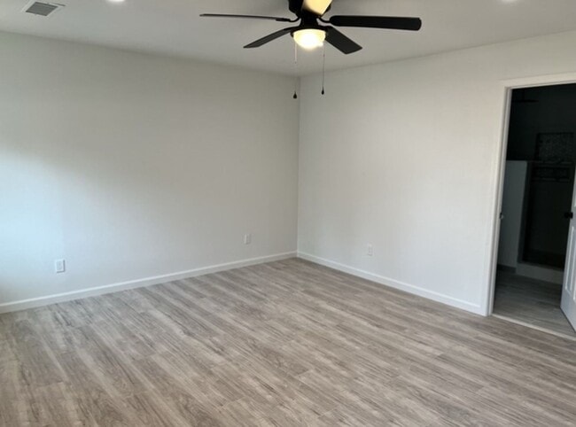 Building Photo - Madera Ranchos