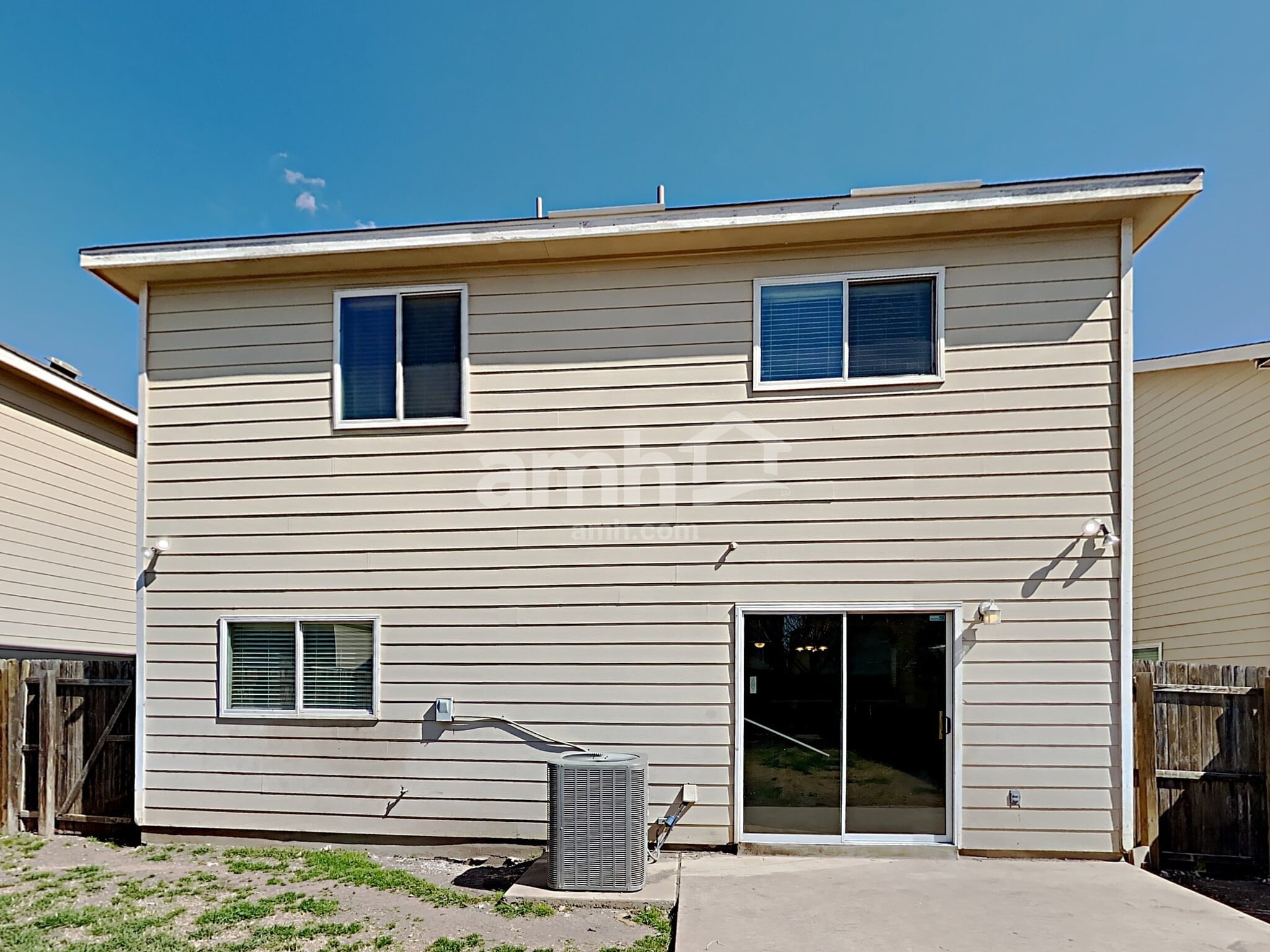 Building Photo - 9239 Pacific Maple