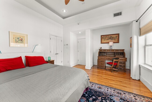 Building Photo - 315 Fairview St