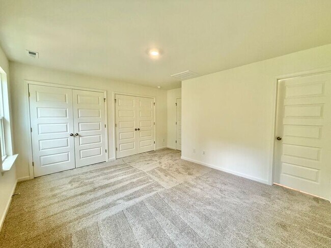 Building Photo - 10517 Brookside Reserve Rd