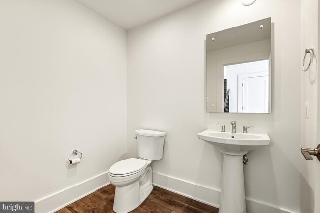 Building Photo - 11300 Emerald Park Rd