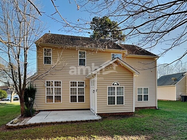 Building Photo - 406 Glencrest Dr