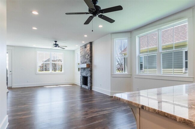 Building Photo - 414 Traditions Blvd