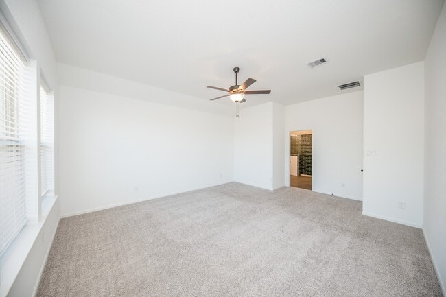 Building Photo - 42514 Summer Crst Rd