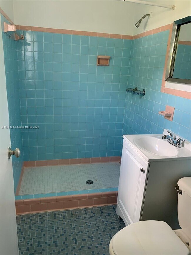 Building Photo - 255 SW 60th Ave