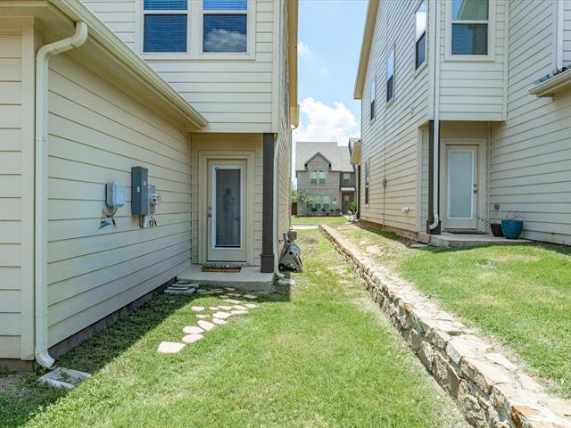 Building Photo - 420 Milverton Dr