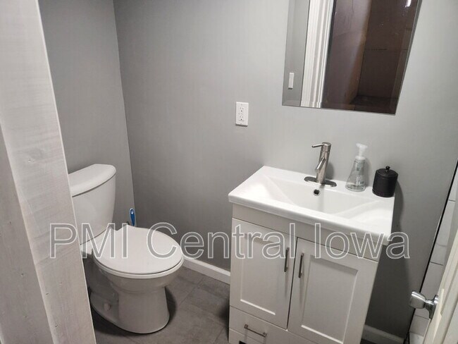 Building Photo - 1234 Herold Ave