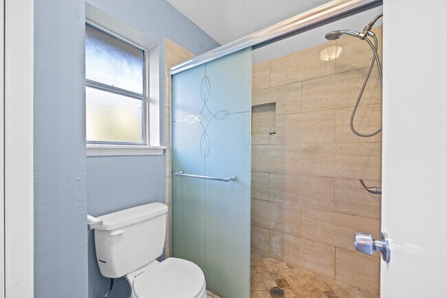 Building Photo - 11059 Landsbury Cir